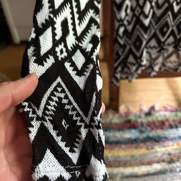 H&M Monochrome Knit Zigzag Blouse M - Picture 6 of 16